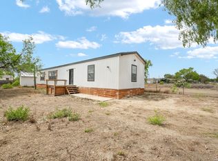1102 Magnolia St, Jourdanton, TX 78026
