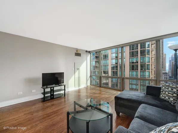 2 E Erie St APT 1501, Chicago, IL 60611