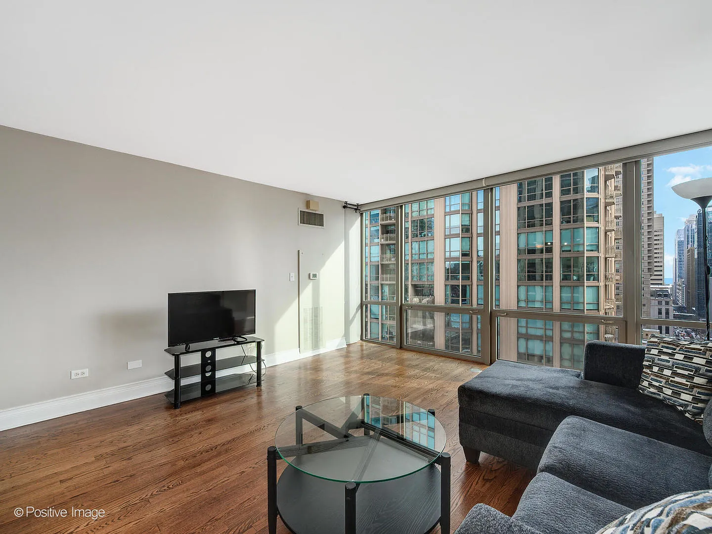 2 E Erie St APT 1501 photo 1