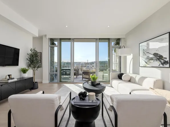 790 Arthur Erickson Pl, West Vancouver, BC V7T 0B8