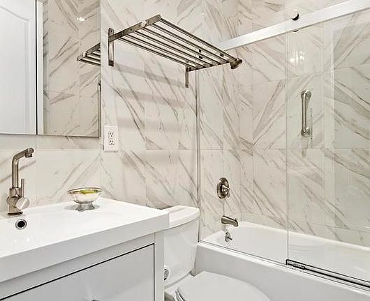 4th image of 242 Madison Ave #10I