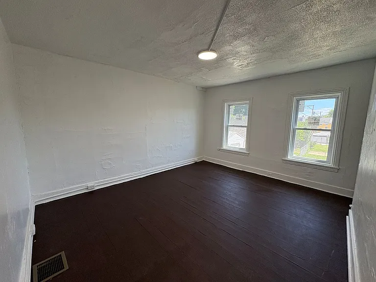 217 S Hartley St — Photo 10