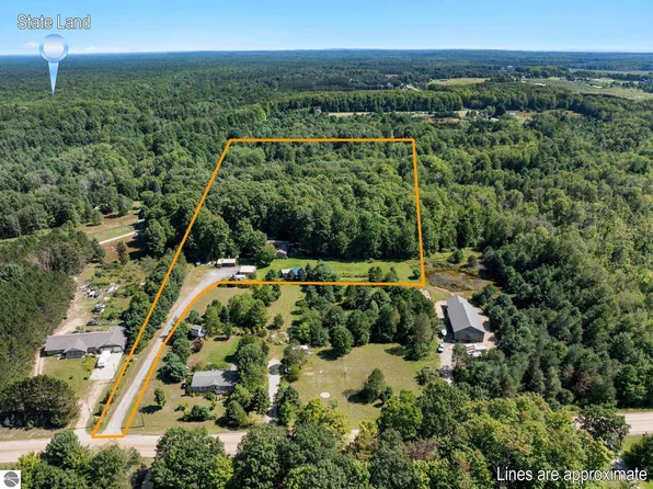 5275 Pierce Rd, Kingsley, MI 49649