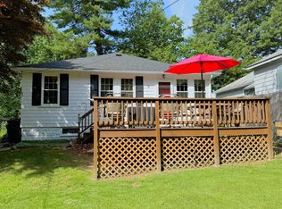 8 Grove Ave, Sharon, MA 02067