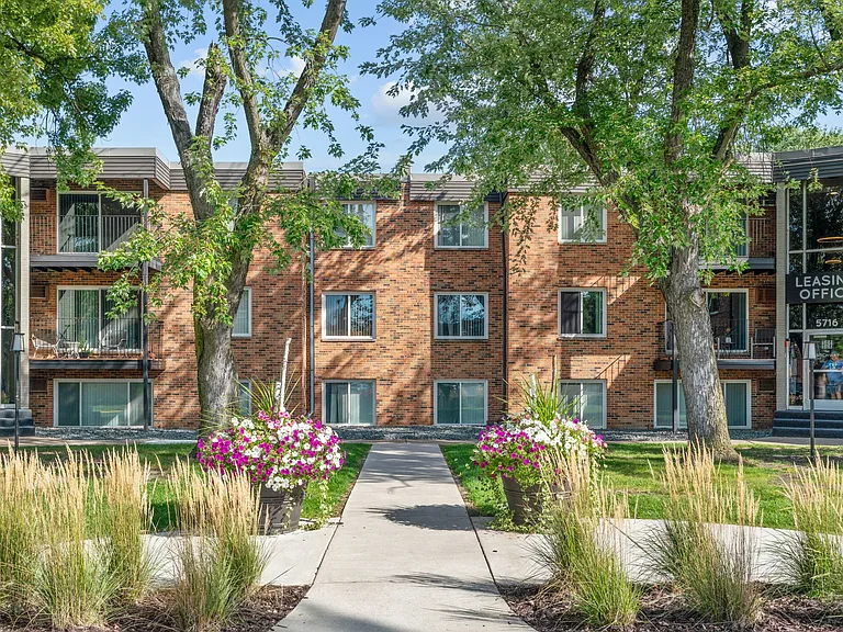 The Birchway Apartments — Photo 38