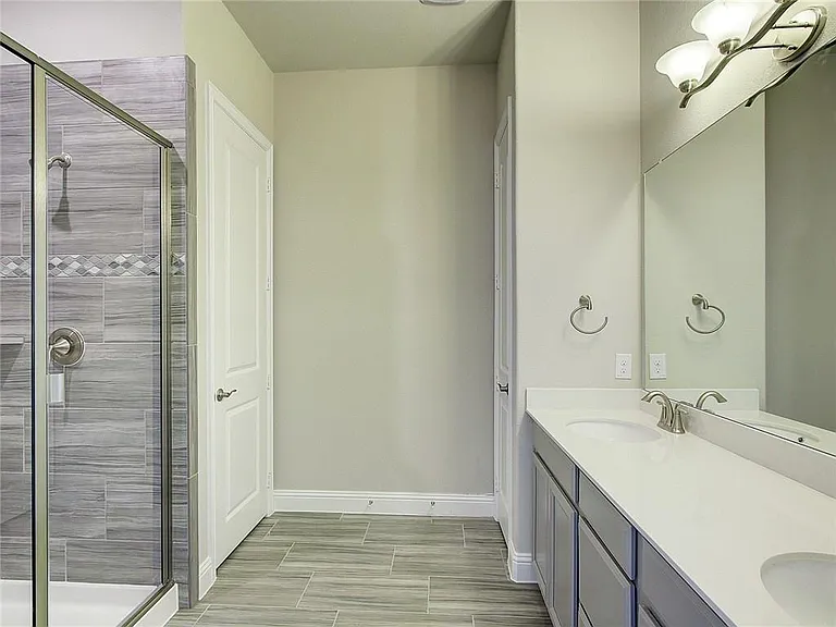 5518 Liberty Dr — Photo 12
