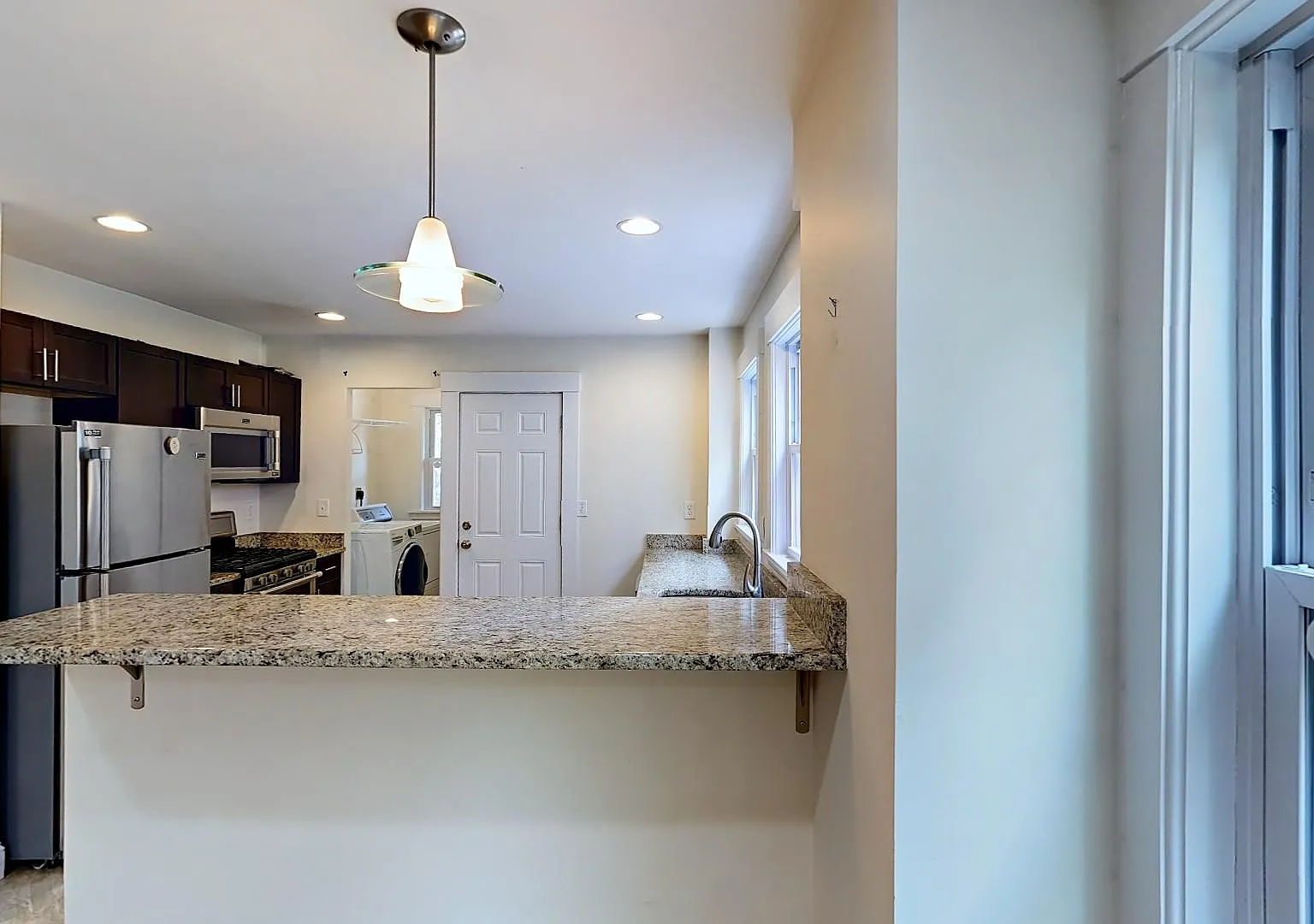 742 Washington St — Photo 3