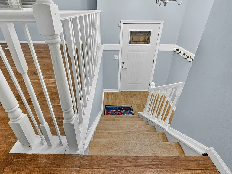 423 Doverwood Dr — Photo 16