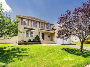 86 Lorelei Dr, Howell, NJ 07731