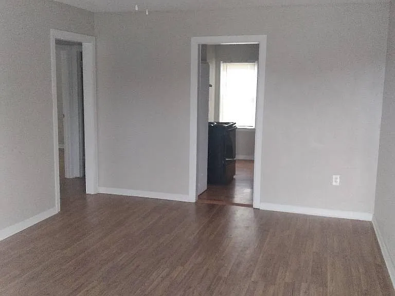 1183 NW Ozmun Ave #A — Photo 2