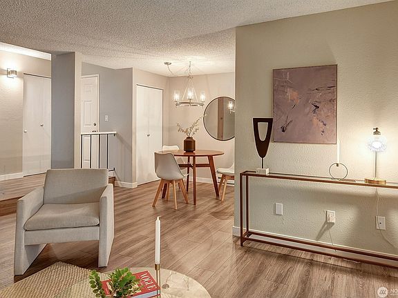 5th image of 17537 151st Ave SE Unit 9-6