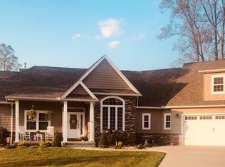 231 Mountain View Ln, Parkersburg, WV 26104