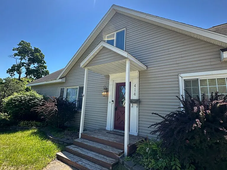 414 E Main St — Photo 41