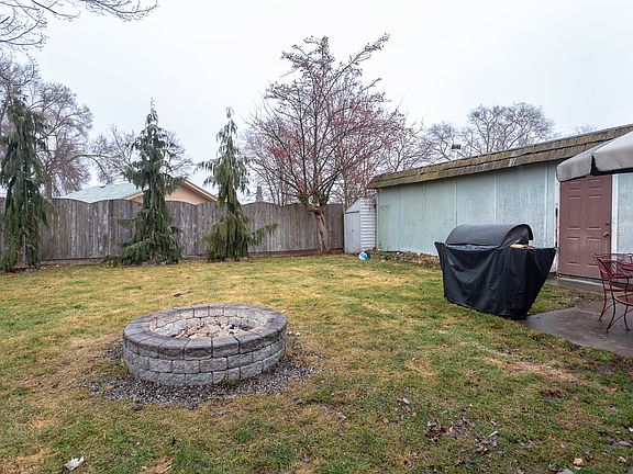 5th image of 11909 E Maxwell Ave
