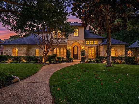 2nd image of 1201 Pecan Hollow Trl
