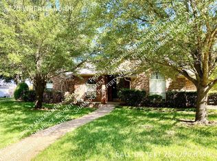 726 Wheatland Dr, Mc Gregor, TX 76657