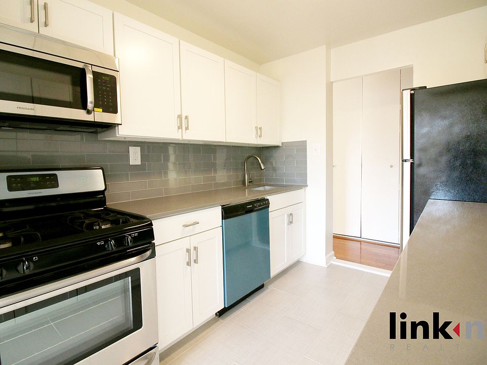1st image of 30 Park Ave APT 2M
