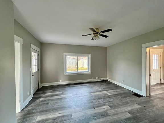4th image of 230 Dewey Ave