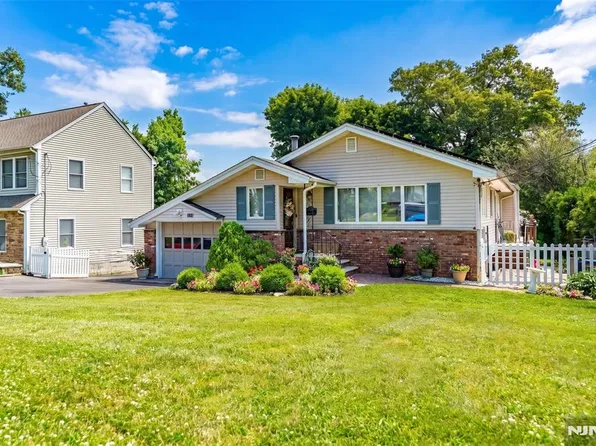 447 Van Dyke St, Ridgewood, NJ 07450