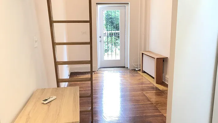 Rented by Nooklyn NYC LLC | media 4