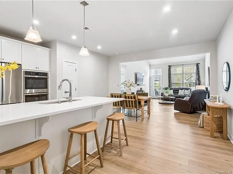 113 Ironsmith Way — Photo 2