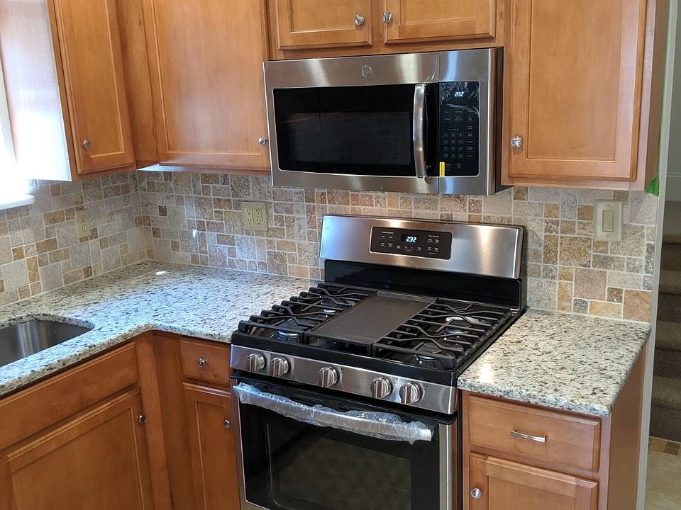 1st image of 111 Lathrop Ave APT 2F