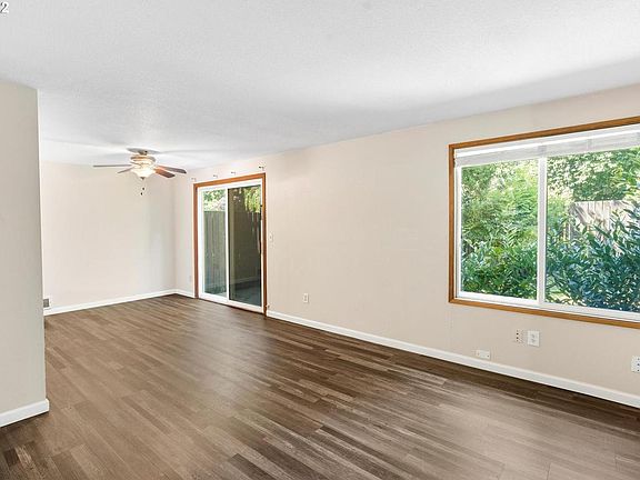 Living Room / Dining Room