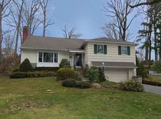 91 Melrose Dr, New Rochelle, NY 10804