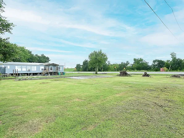 163 Doucet Dr, Golden Meadow, LA 70357
