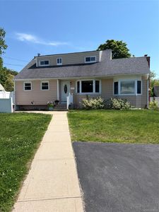 16 Kopf Street, Brentwood, NY, 11717