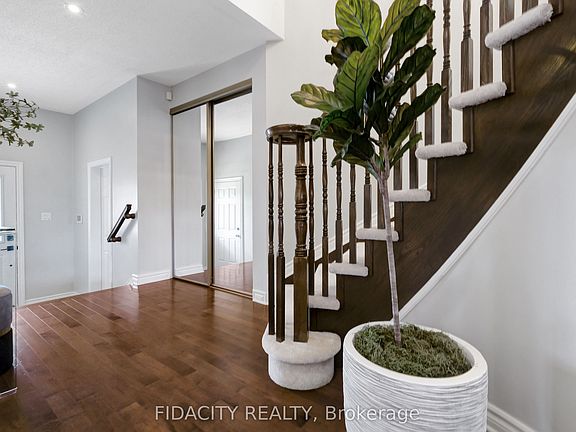 3rd image of 380 Goldenbrook Way