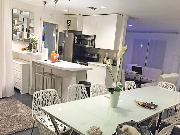 Dining Area & Kitchen