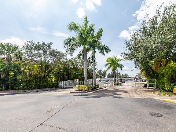3rd image of 2403 NW 31st Court