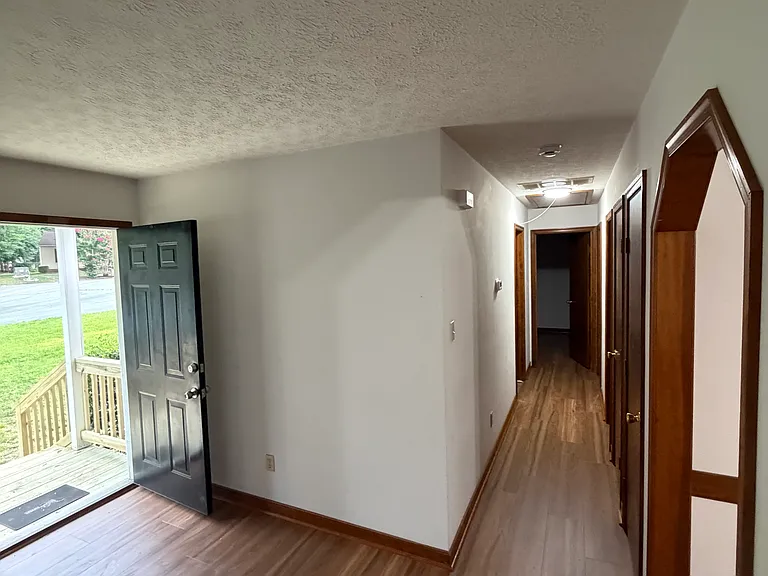 16005 Tipton Cir — Photo 4