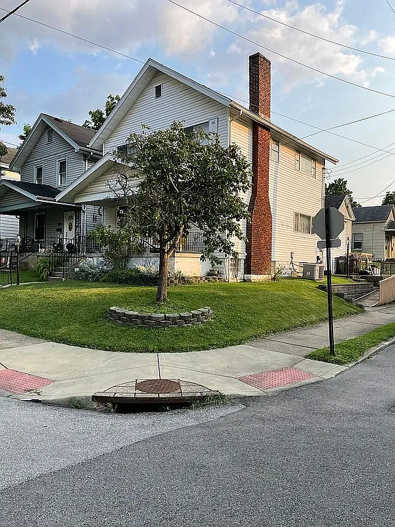 3201 Rogers St photo 1