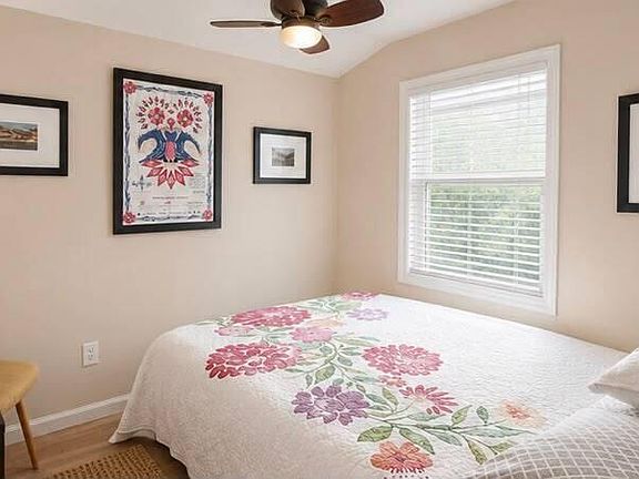 4th image of 618 Redmond Ave