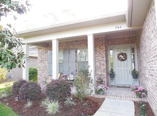 744 Woods Dr, Niceville, FL 32578
