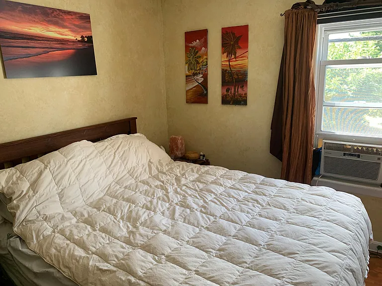 327 Malletts Bay Ave #A — Photo 8