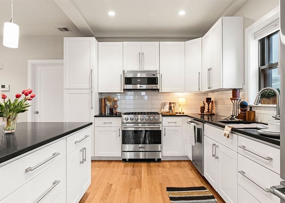1st image of 24 Rawson St #6