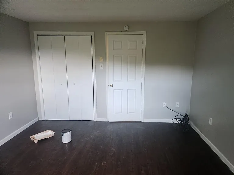438 Adams St — Photo 6