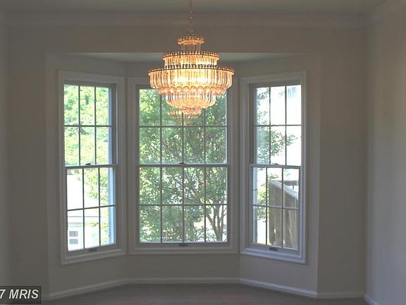 3rd image of 6486 Palisades Dr