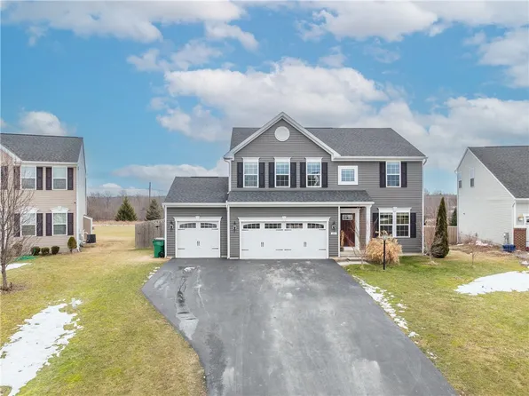 219 E Path Rise, West Henrietta, NY 14586