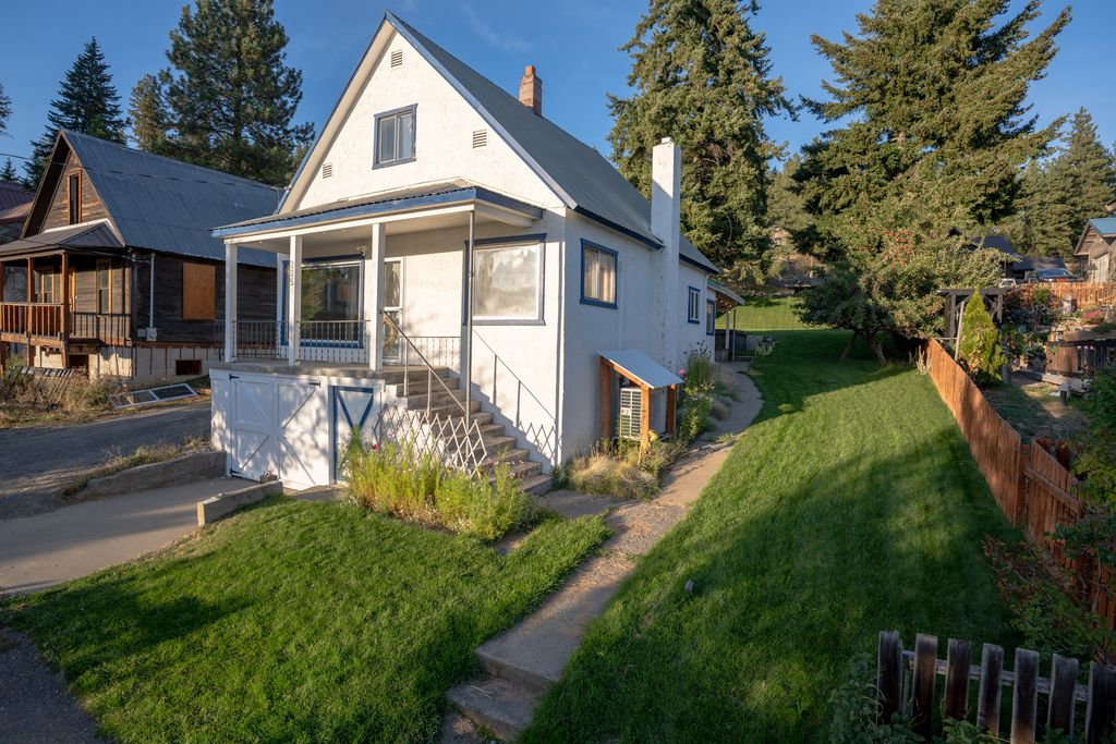 205 N D St - Property Image