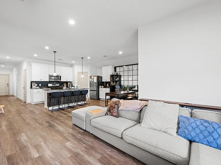 1054 Great Barracuda Ln — Photo 7
