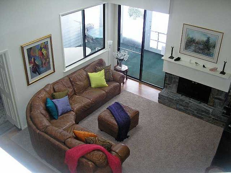 3rd image of 12 LOUDONWOOD EAST Drive