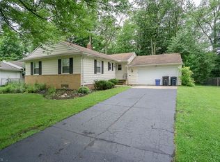 1274 Roland Rd, Lyndhurst, OH 44124