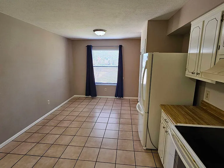 221 Viola Ave — Photo 12