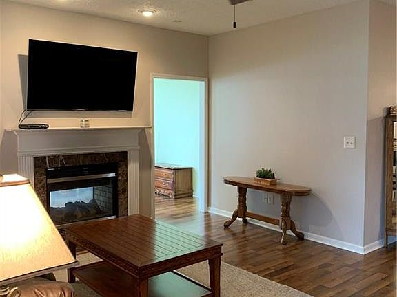 4th image of 2526 Big Bear Ln