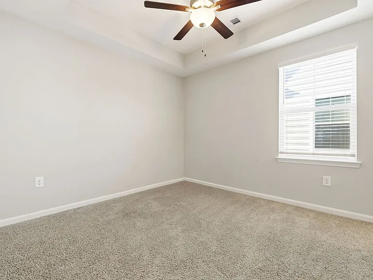 3557 Bristol Ln — Photo 6
