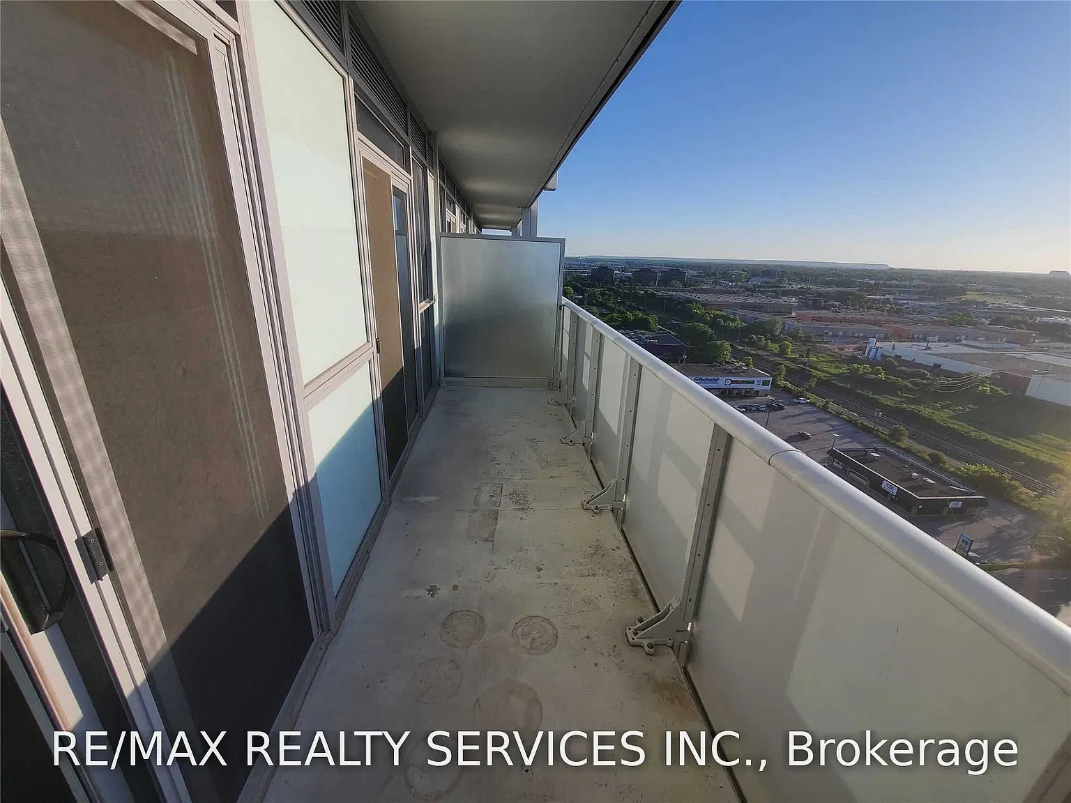 2 bed, $2,400 — Photo 4